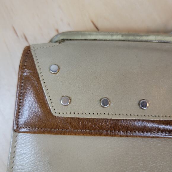 Vintage Ladies Wallet 8" Cream Beige Velvet Cowhide Gold Kiss Lock Checkbook - Picture 4 of 13